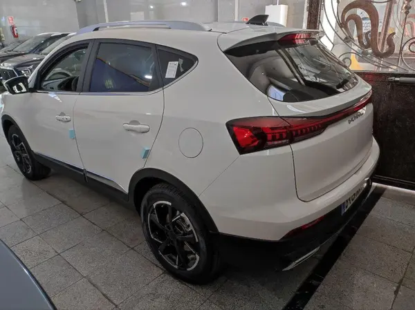 پیش فروش کی ام سی، X5