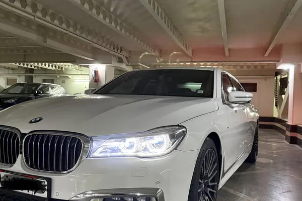 ب ام و، سری 7