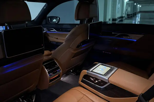 ب ام و، سری 7