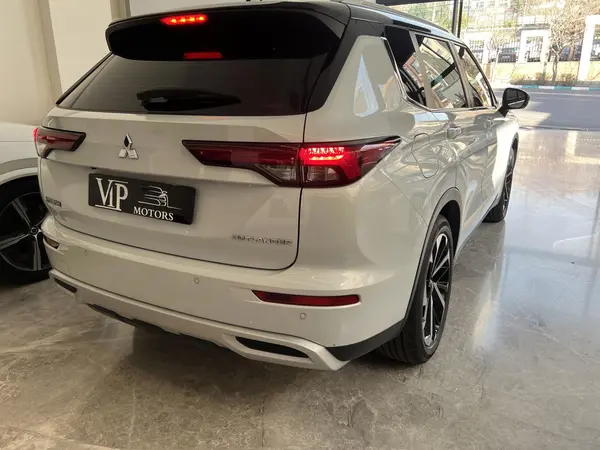 میتسوبیشی، اوتلندر