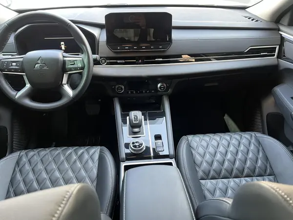 میتسوبیشی، اوتلندر