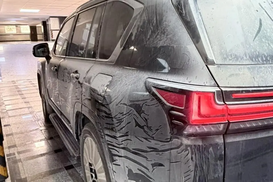 لکسوس،  LX