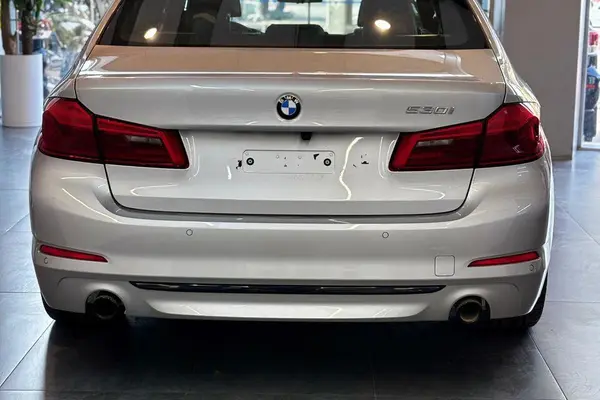 ب ام و، سری 5 سدان