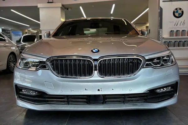 ب ام و، سری 5 سدان