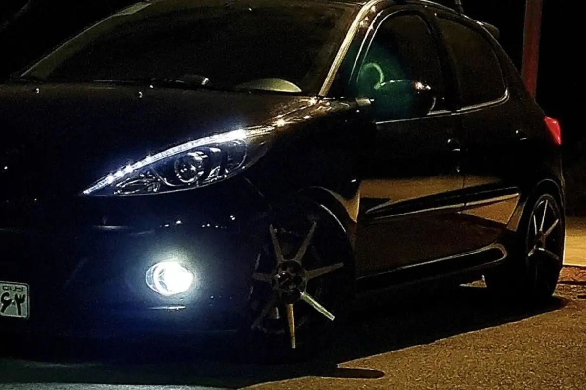 پژو،  207