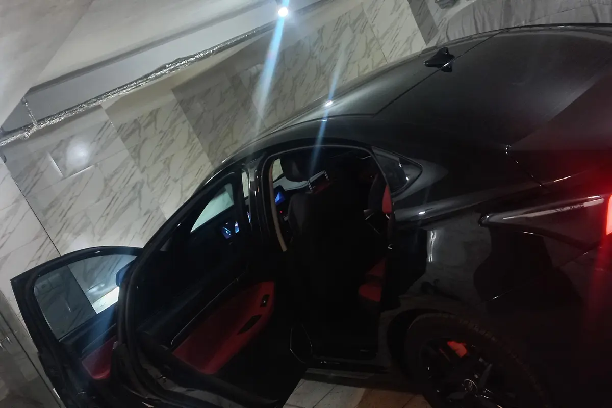 فونیکس،  آریزو 6 جی تی (Z6 GT)