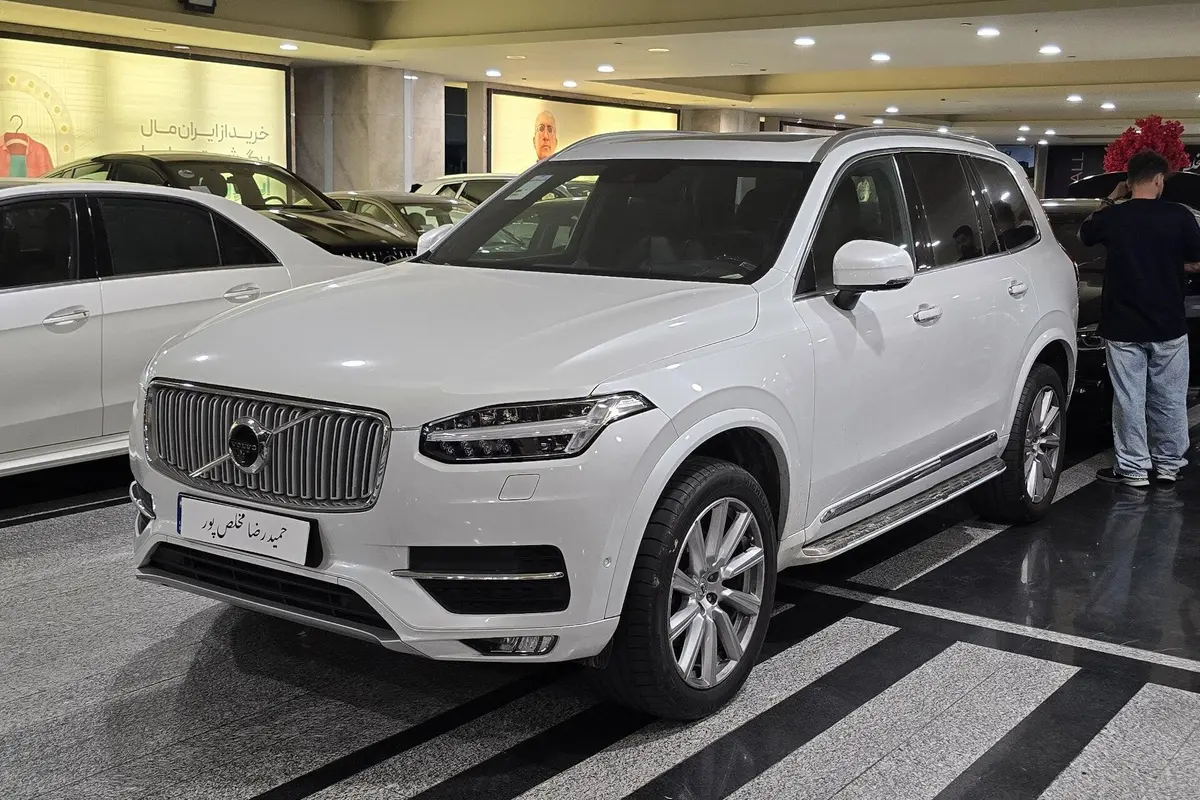 ولوو،  XC90
