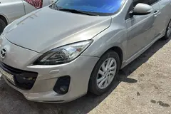 مزدا، 3 نیو صندوق دار