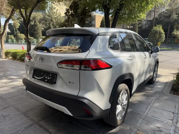 تویوتا، کرولا کراس هیبرید