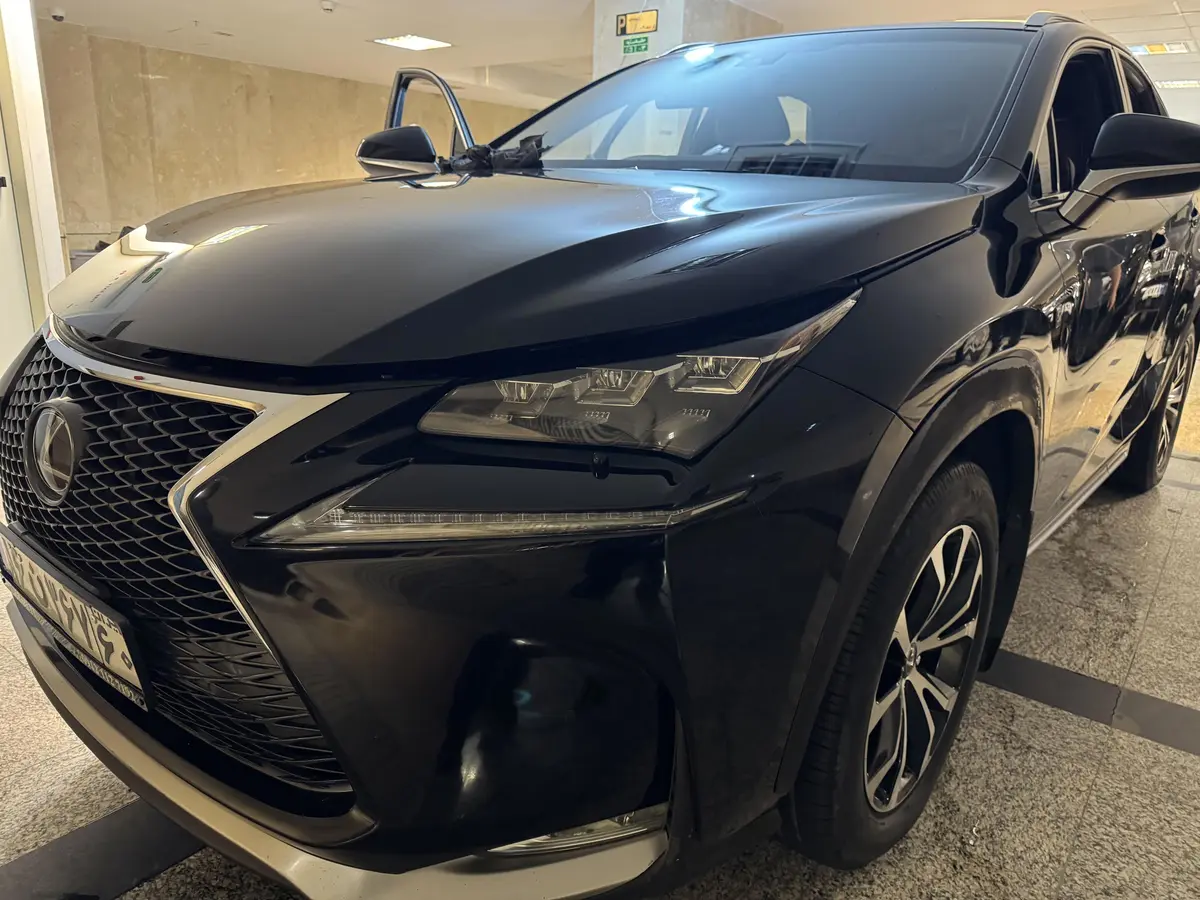 لکسوس،  NX