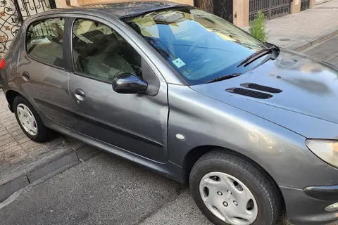 پژو، 206