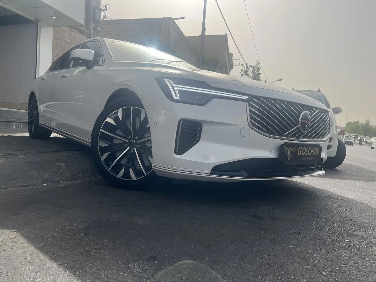 ولوو،  S90