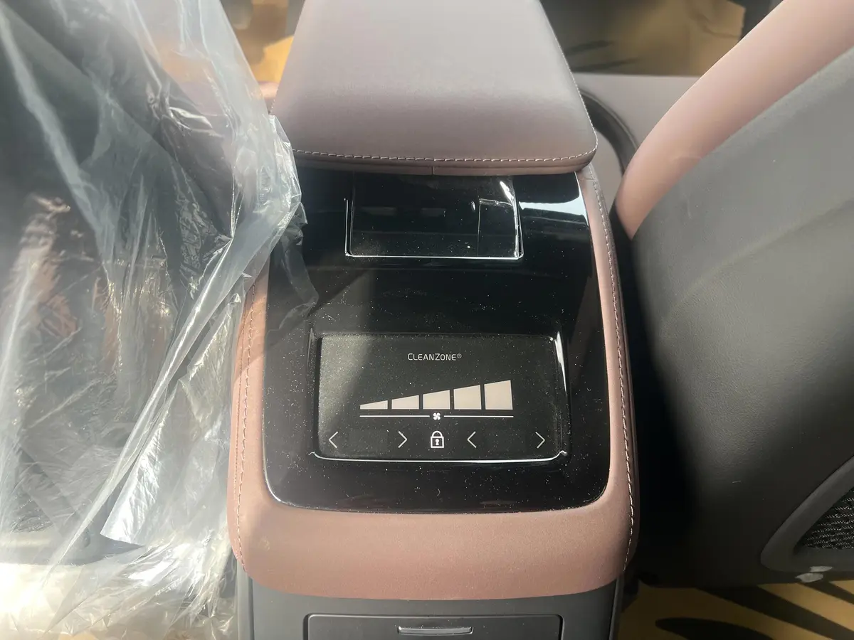ولوو،  S90