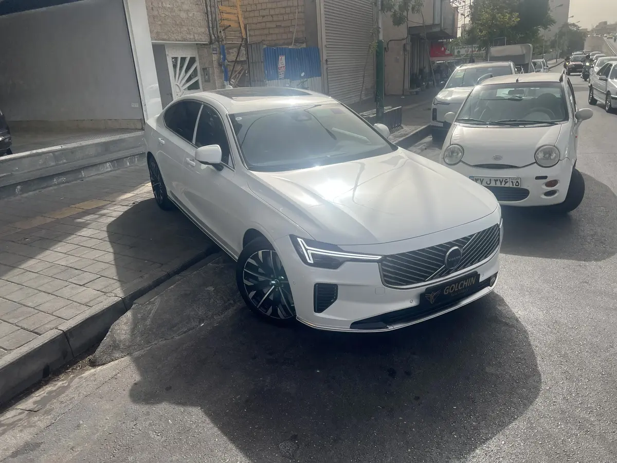 ولوو،  S90