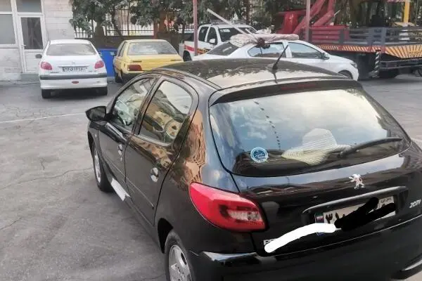 پژو،  207