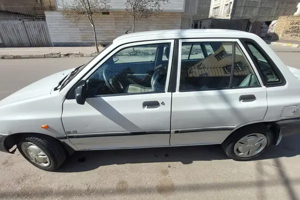 پراید، صندوق دار