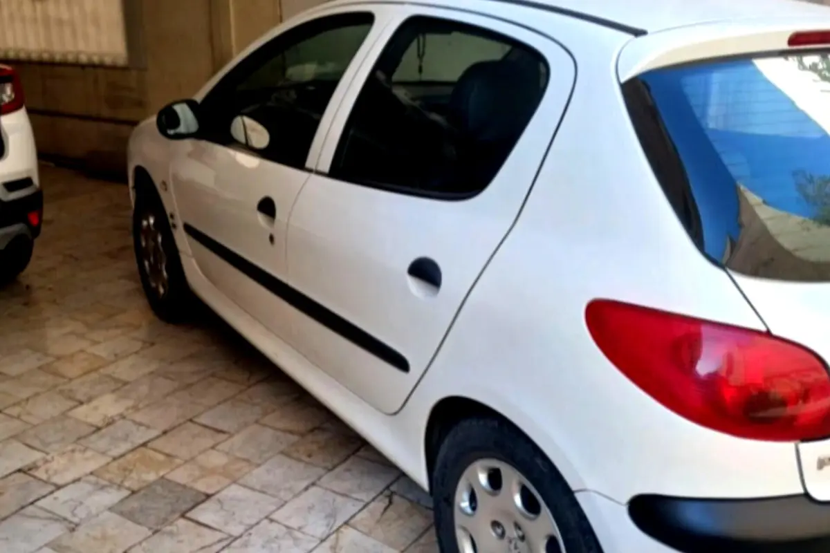 پژو،  206