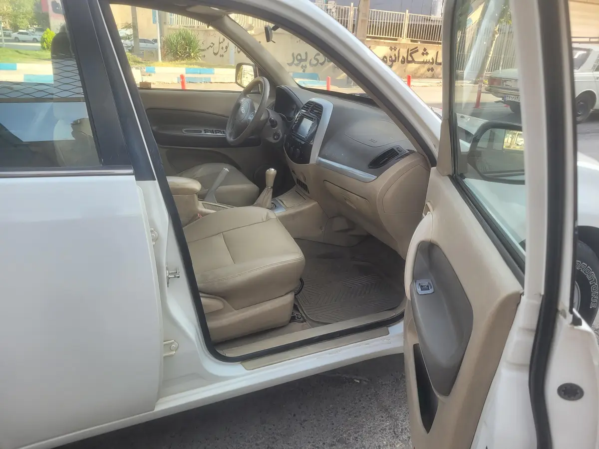 ام وی ام،  X33