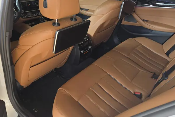 ب ام و، سری 5 سدان