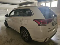 میتسوبیشی، اوتلندر PHEV