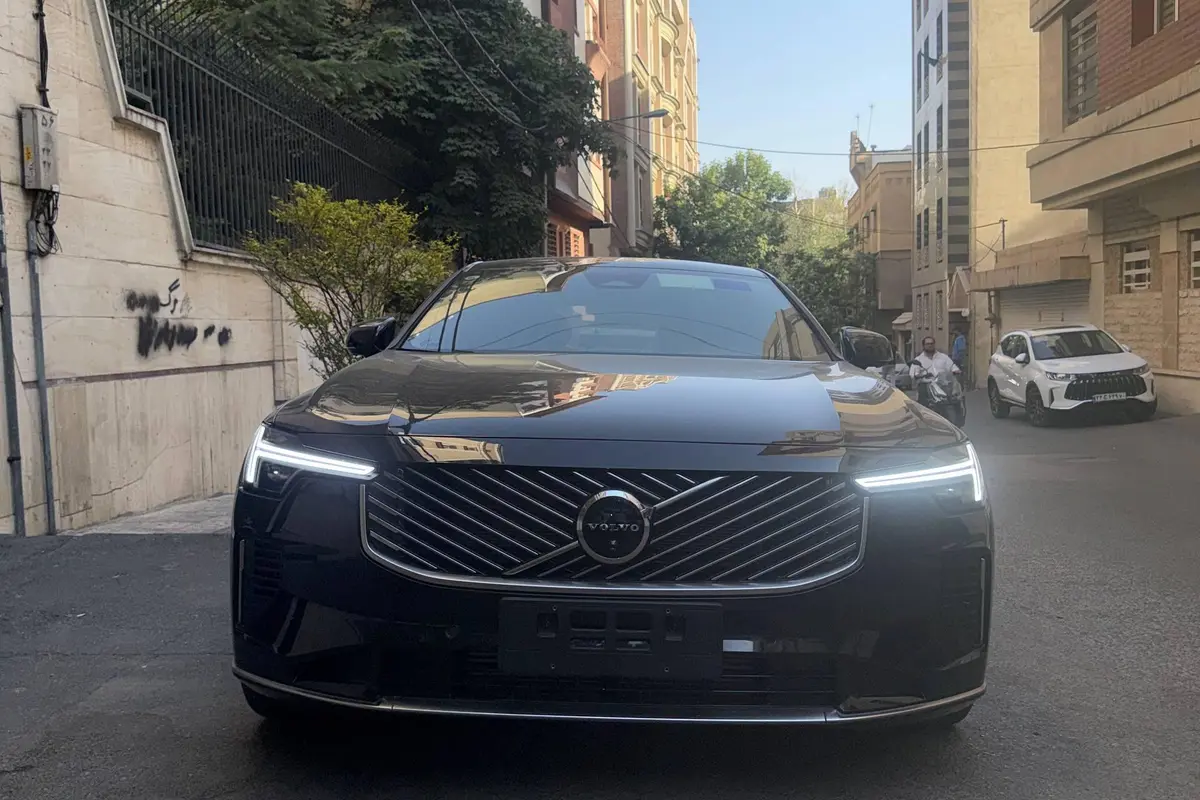 ولوو،  S90