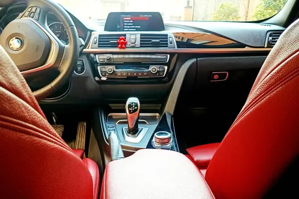 ب ام و، سری 3 سدان