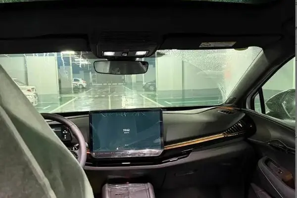 پیش فروش فولکس، آی دی یونیکس