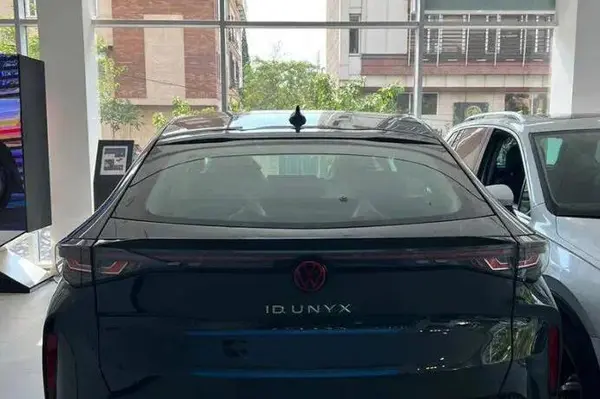 پیش فروش فولکس، آی دی یونیکس