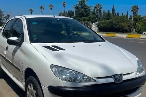 پژو، 206