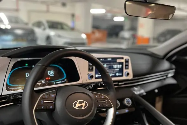 هیوندای، النترا