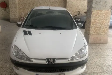 پژو، 206