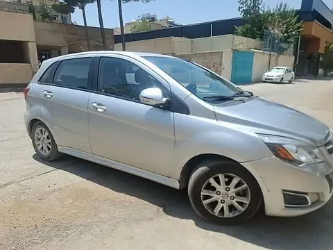 بایک، سابرینا هاچ بک