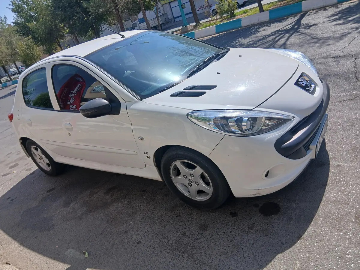 پژو،  207