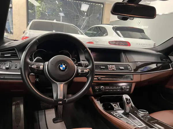 ب ام و، سری 5 سدان