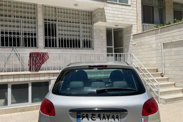 پژو  206