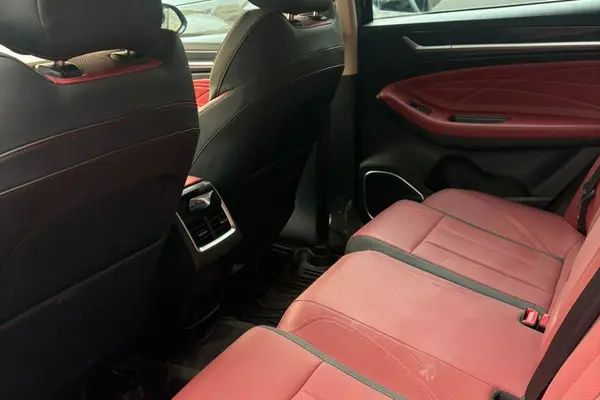 فونیکس، آریزو 6 جی تی (Z6 GT)