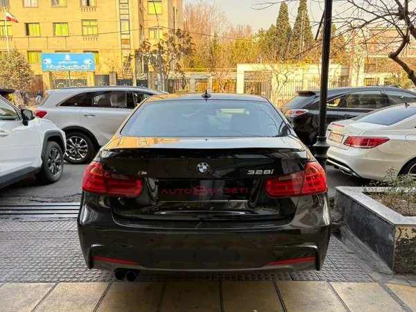 ب ام و، سری 3 سدان