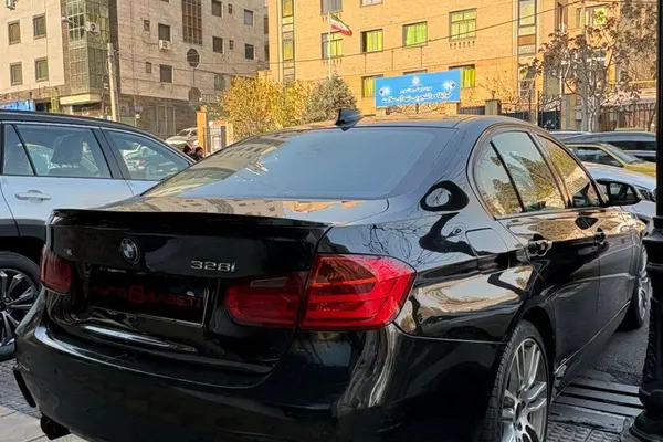 ب ام و، سری 3 سدان