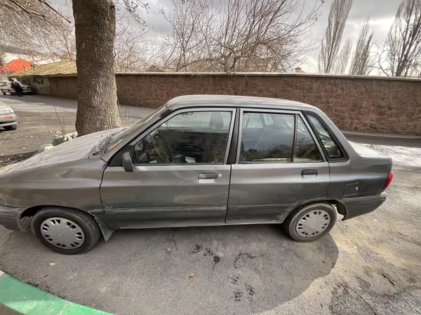 پراید، صندوق دار