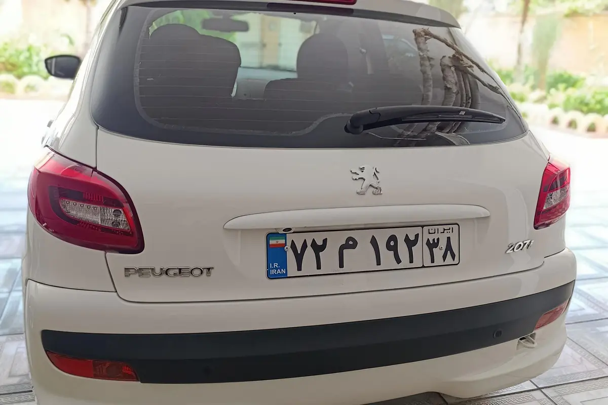 پژو،  207
