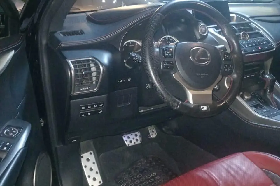 لکسوس،  NX