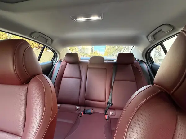 مزدا، 3 وارداتی