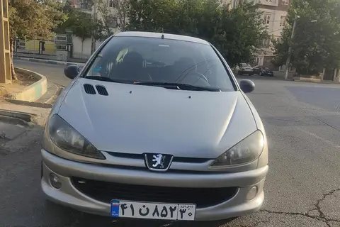 پژو، 206