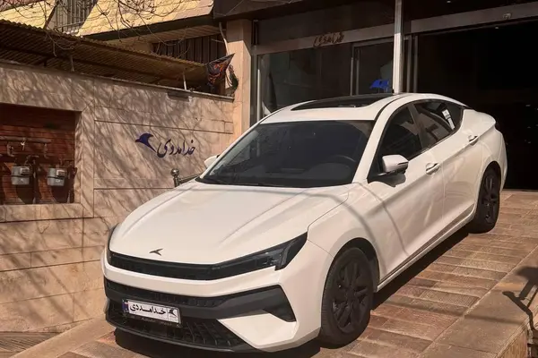 پیش فروش کی ام سی، J7