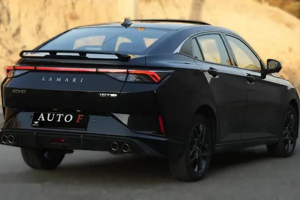 لاماری، اکو