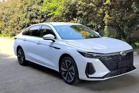 فونیکس آریزو 8 (Z8)