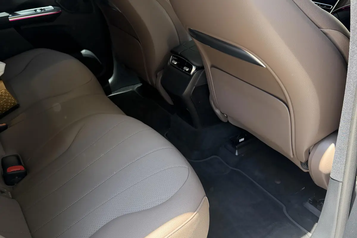 بنز،  EQE SUV