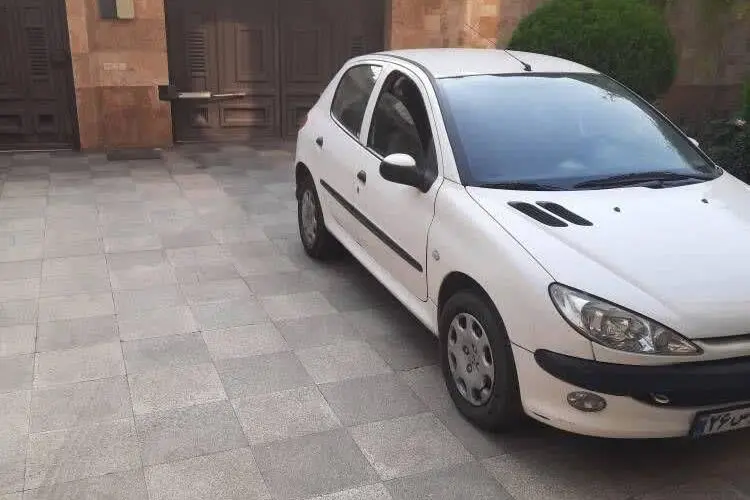 پژو،  206