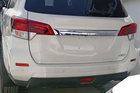 نیسان، ترا