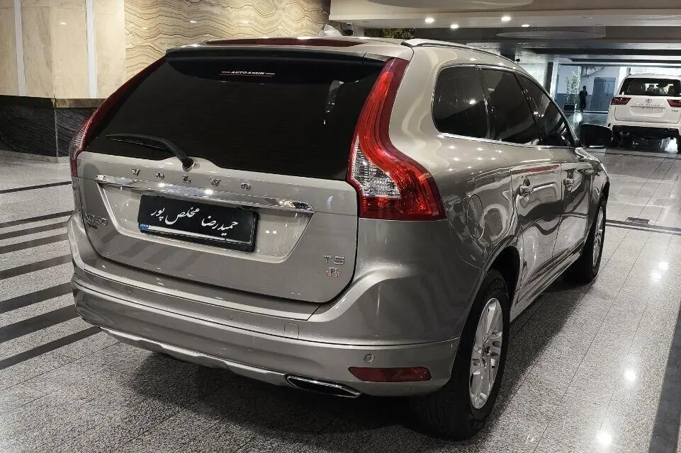 ولوو،  XC60